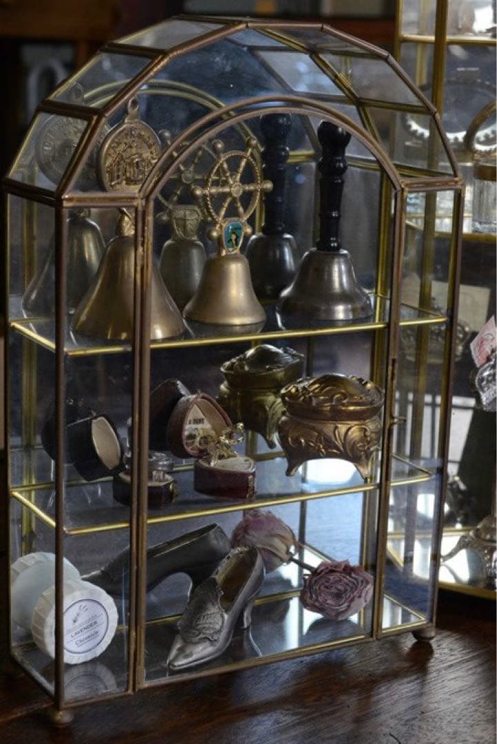 ＊クリスマスセール♪＊訳あり ビンテージ☆アーチ型ガラスショーケース 真鍮 収納