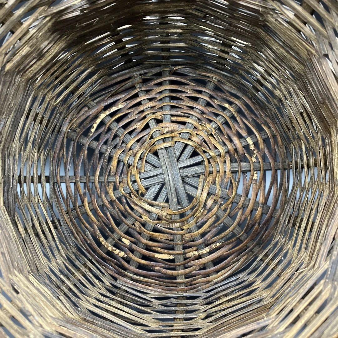 ウィッカー製ラウンドバスケット籠　カゴ　昭和レトロ　収納かご　時代物　レトロ