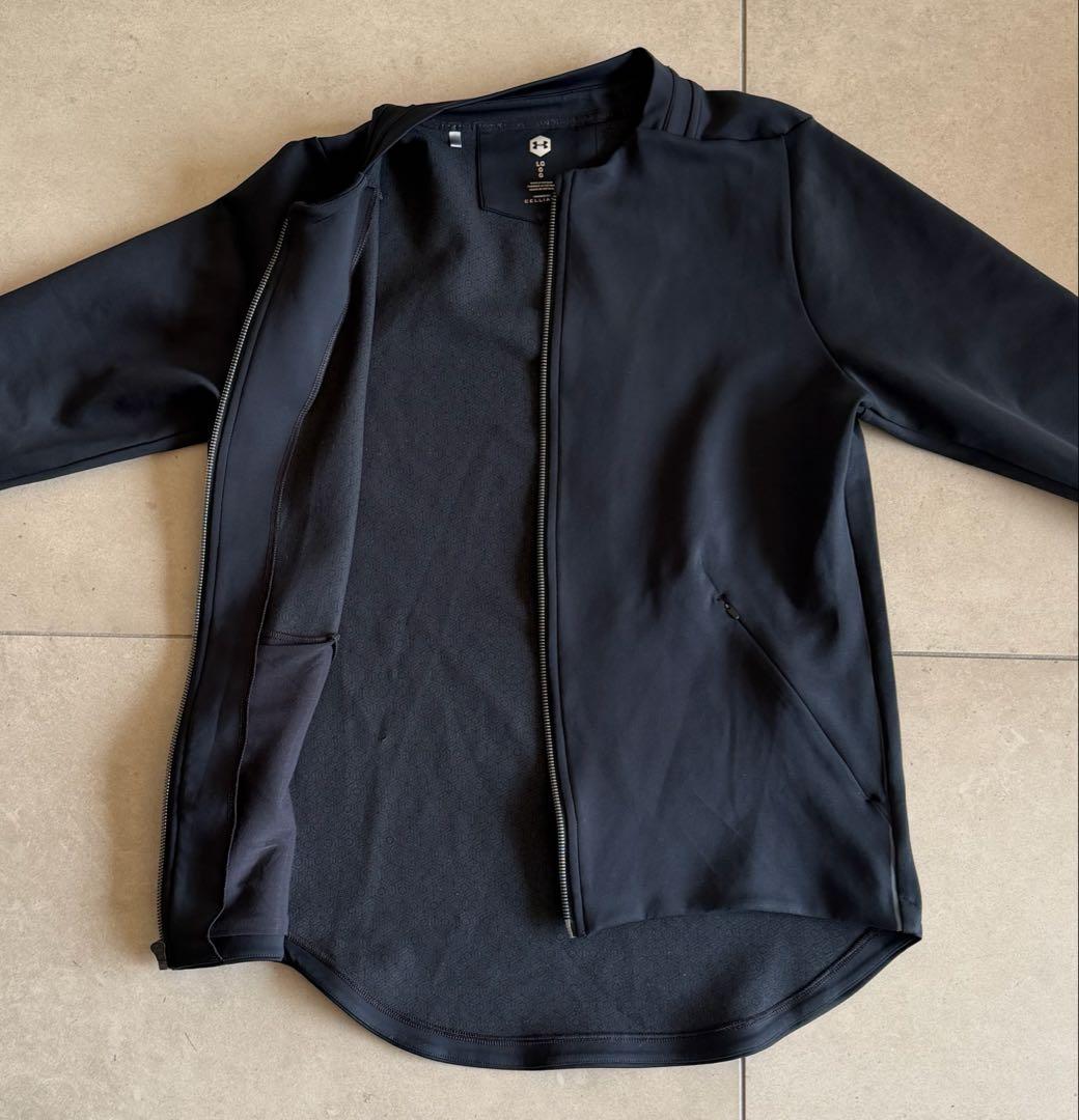 UNDER ARMOURブラック トレーニングウェア セットアップ　Lサイズ