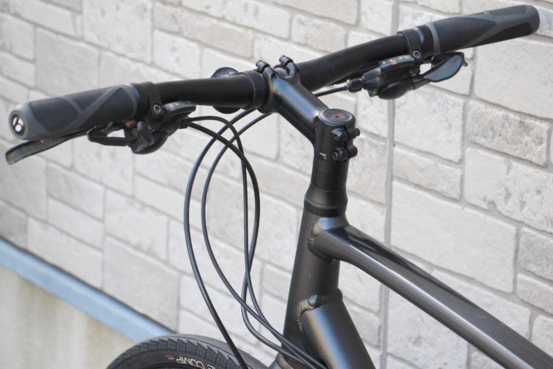 引き取り限定♪TREK♪FX2♪油圧式ディスクブレーキ♪軽量クロスバイク♪