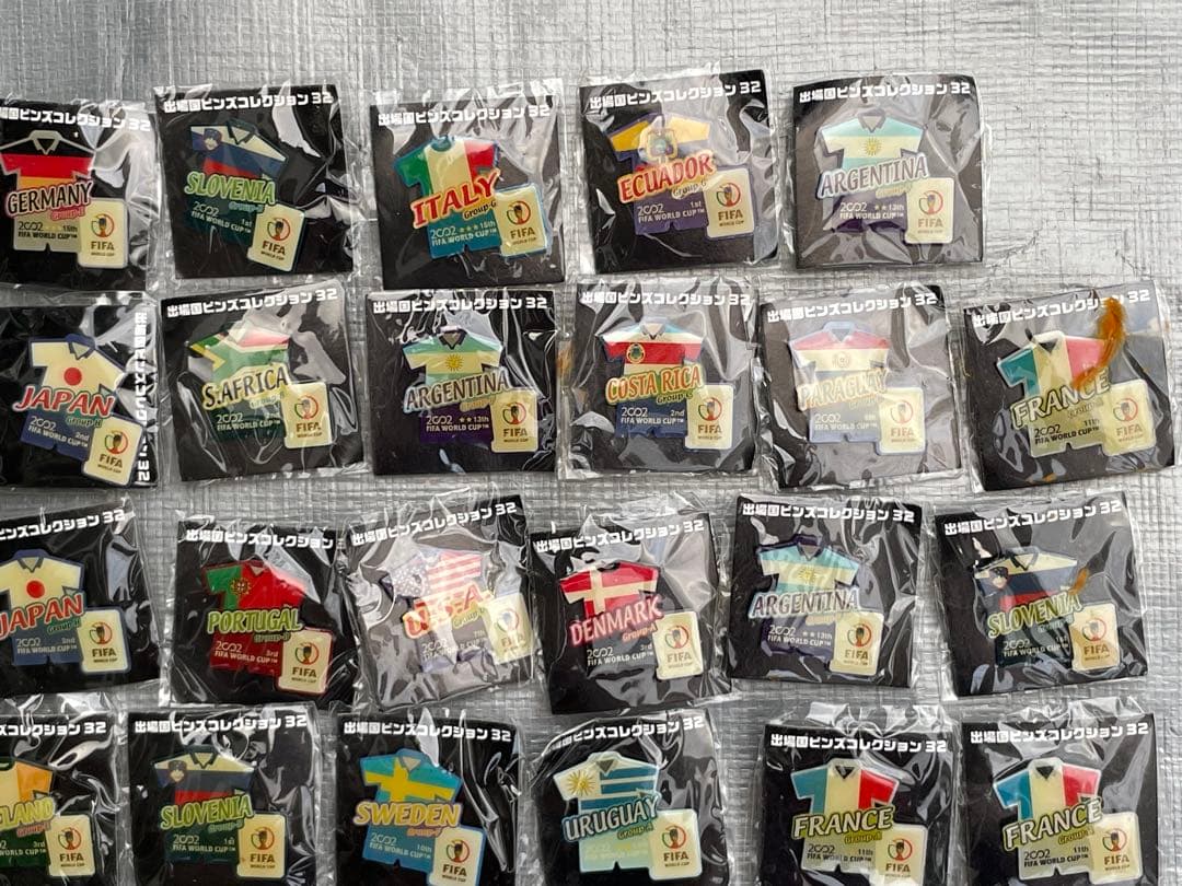 FIFA ワールドカップ2002 ピンズコレクション 69個　未使用保管品