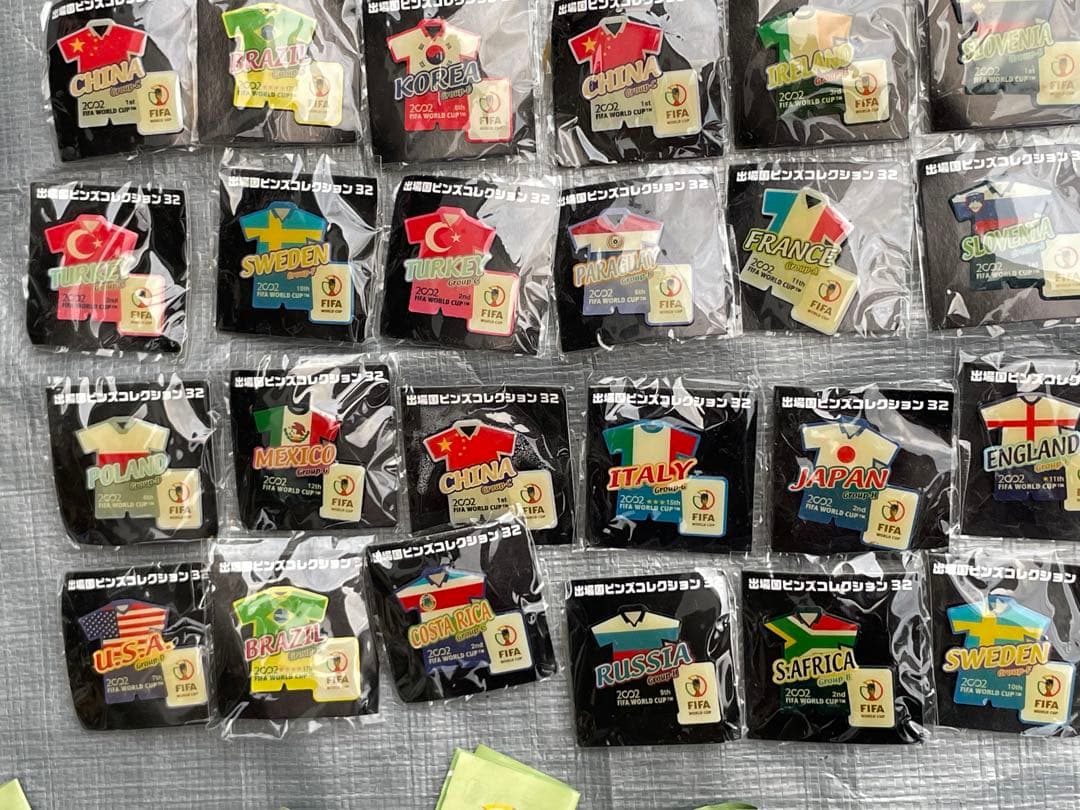 FIFA ワールドカップ2002 ピンズコレクション 69個　未使用保管品