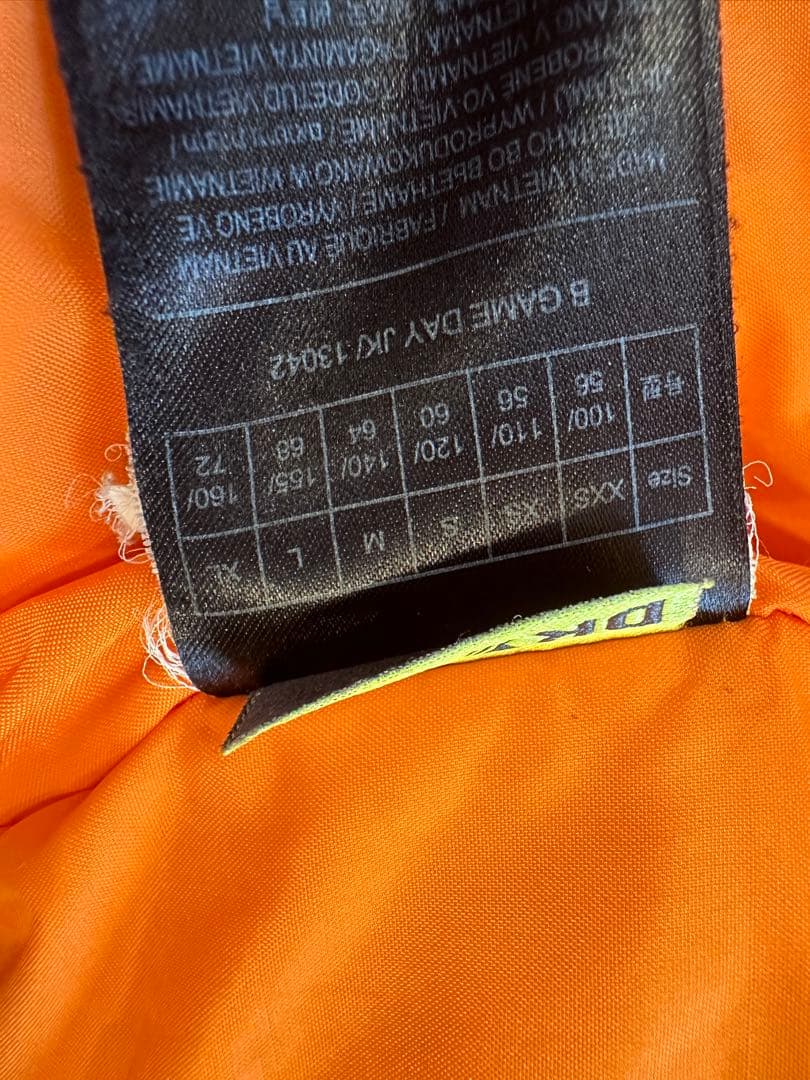 Burton スノーボード用子ども用ウェア 迷彩　M 140