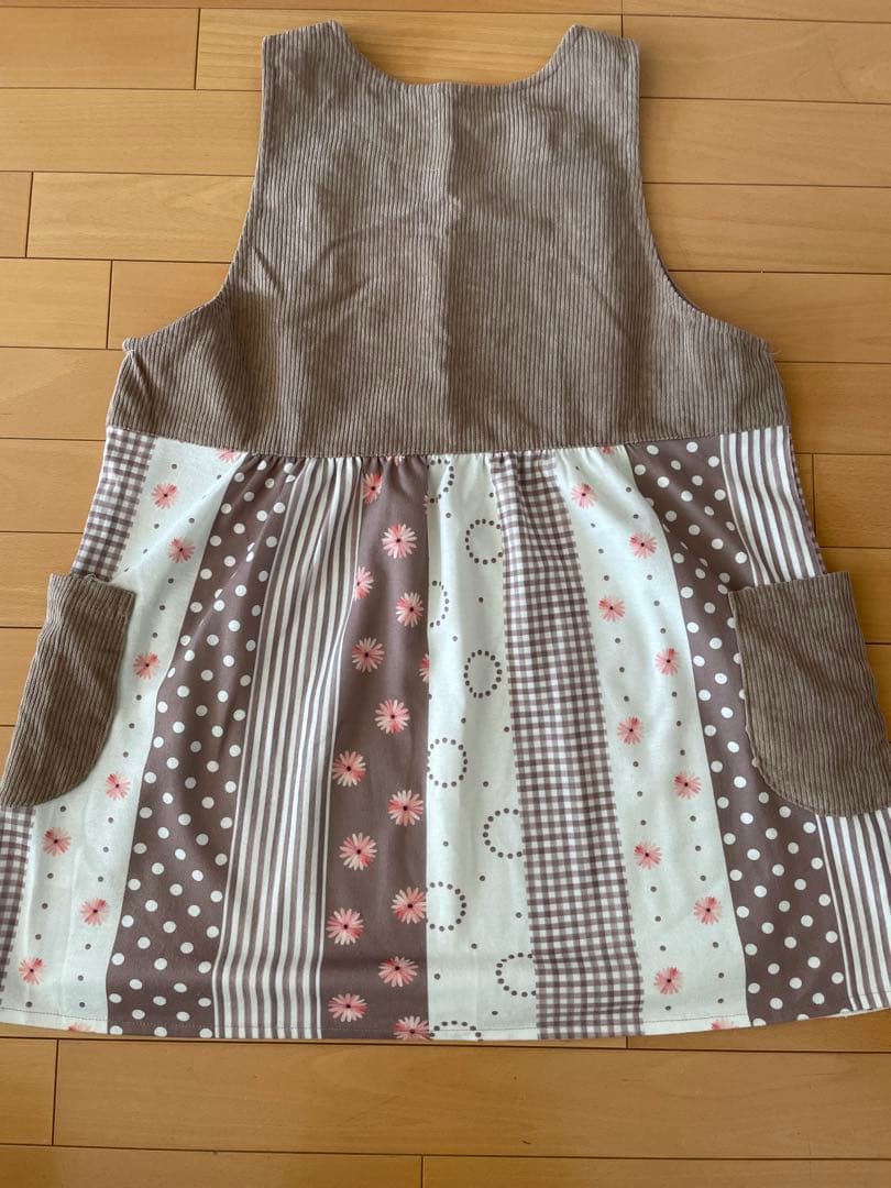 保育士　エプロン 4枚セット