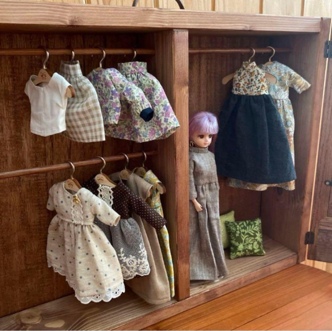 限定カラー❣️白色❣️人形用木製クローゼット扉付き　リカちゃんブライスアイシードール
