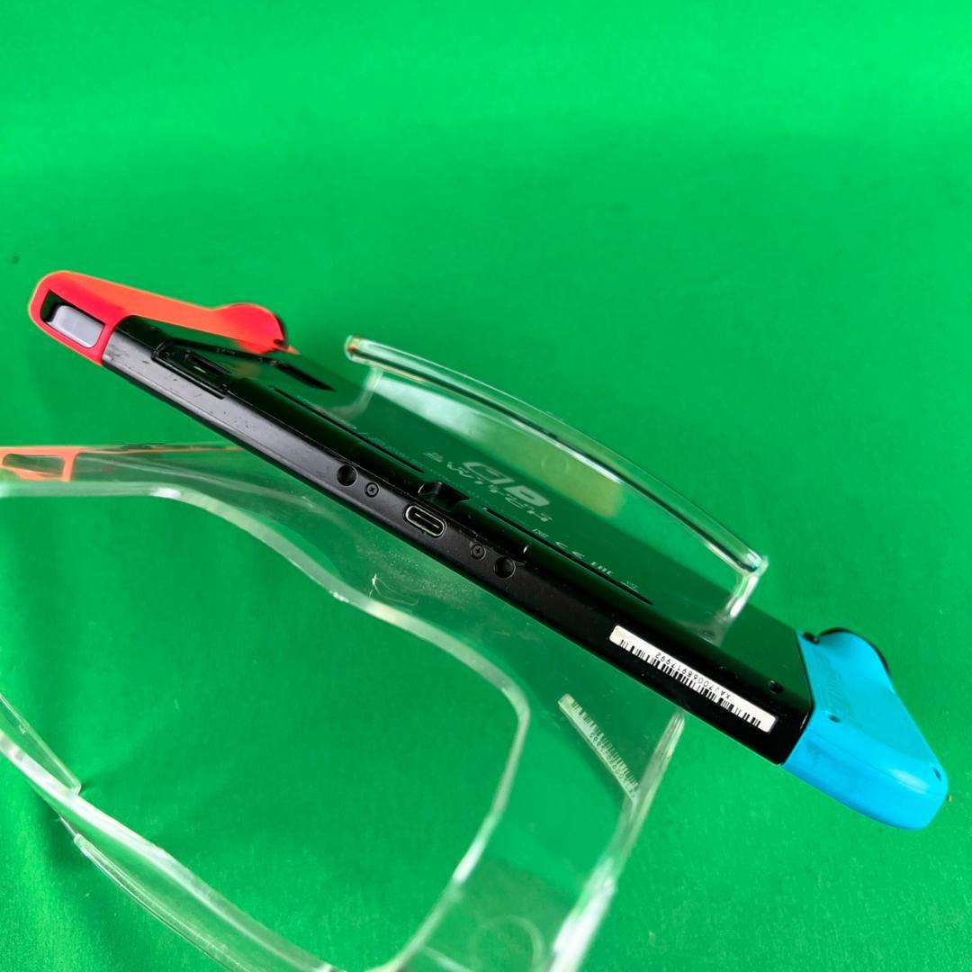 Nintendo　switch　本体　動作確認済み　背面欠損あり　おまけソフト付