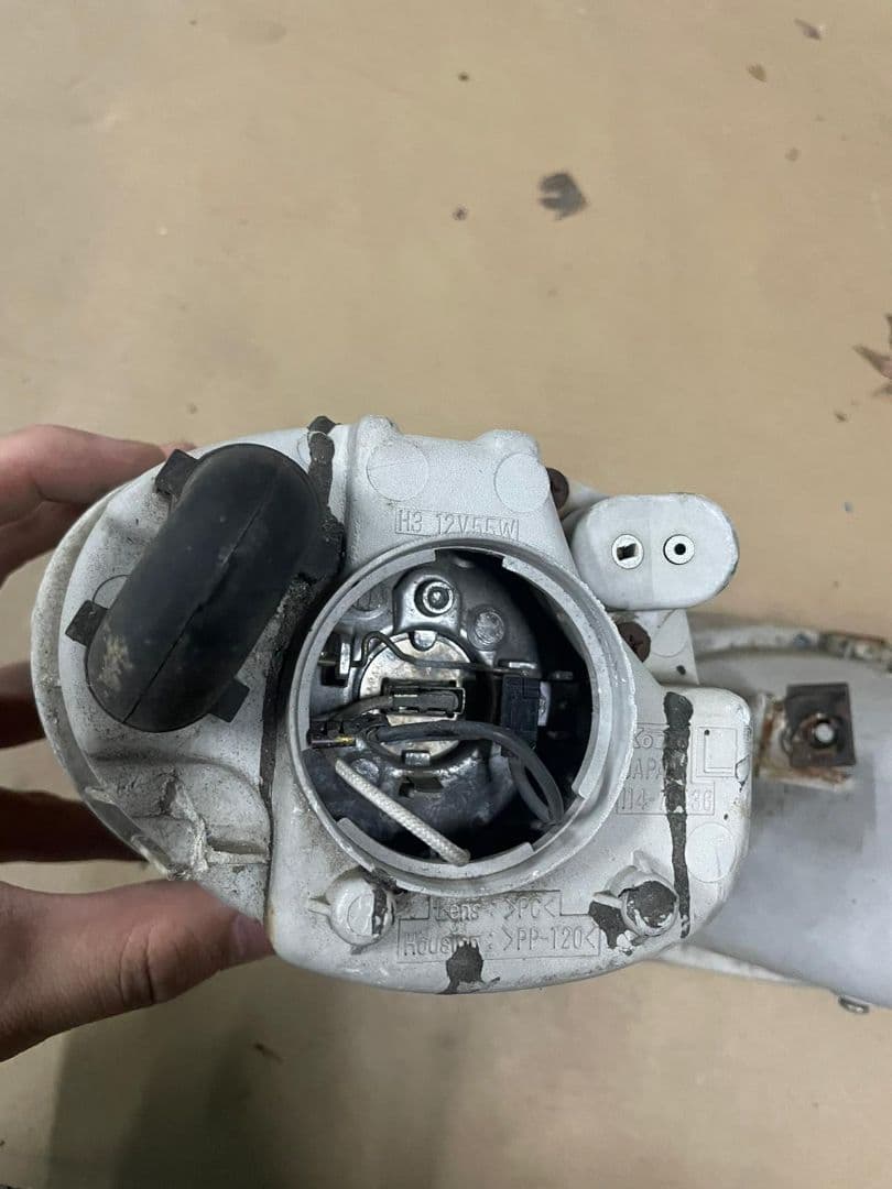 トヨタ　ソアラ　30　フォグランプ　右左