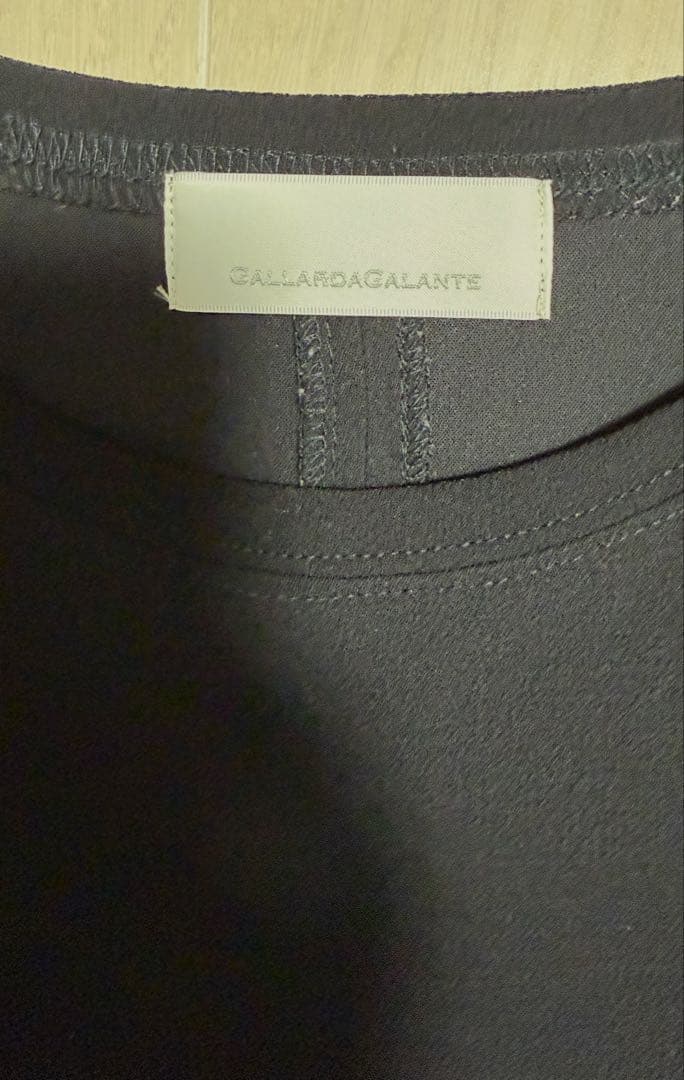 【ガリャルダガランテ】バックスリットブラウス　Black