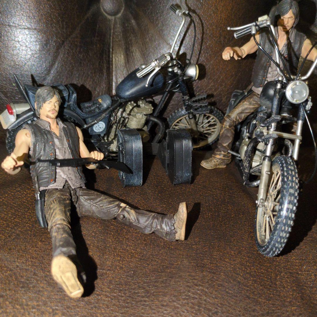 チョッパーバイクフィギュア2台セット　ウォーキング・デッド