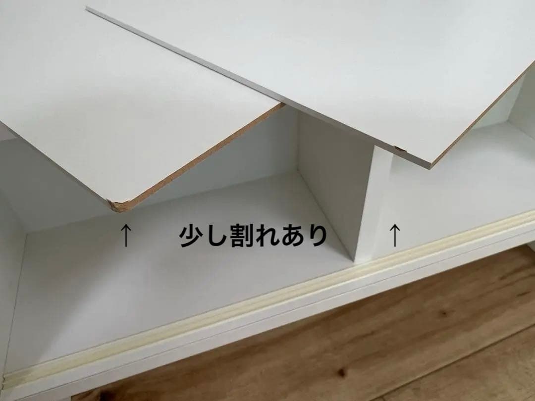 ホッチキスで壁面に取り付け可能なウォールシェルフ(ベルメゾン)