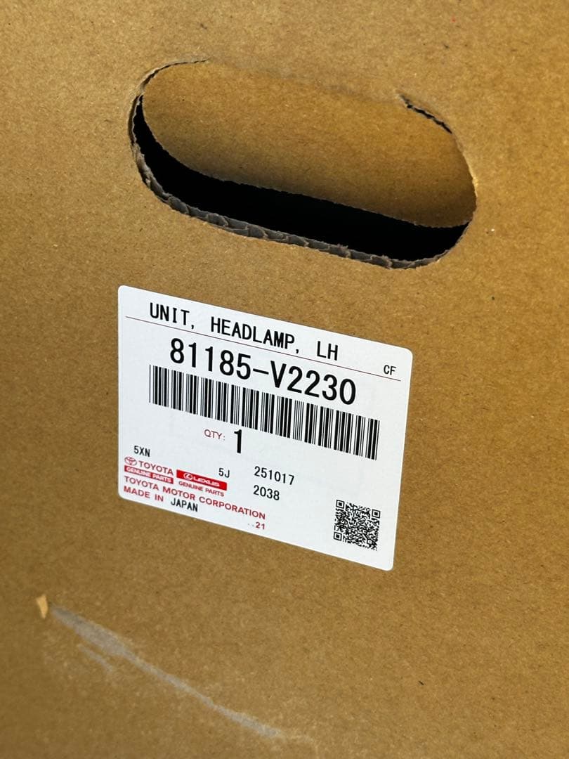 30アルファード　後期　3眼ヘッドライト　左