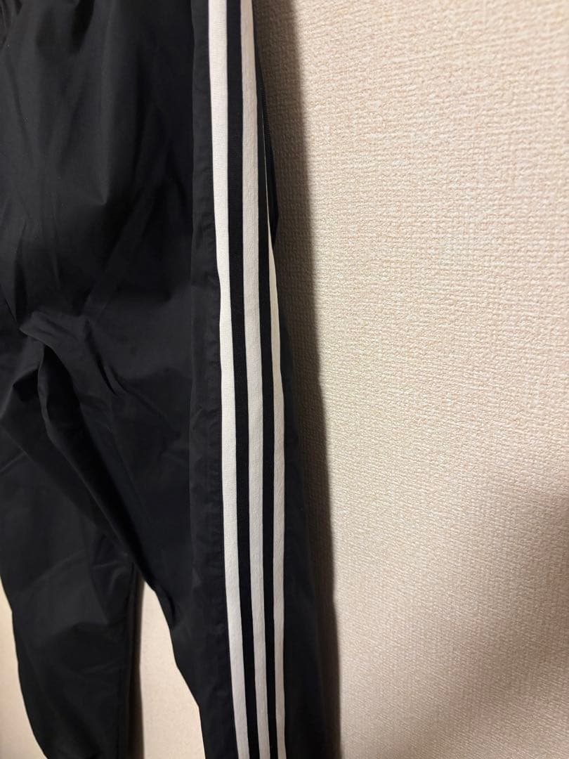 アディダス オリジナルスブラック ジャージパンツ シャカシャカ