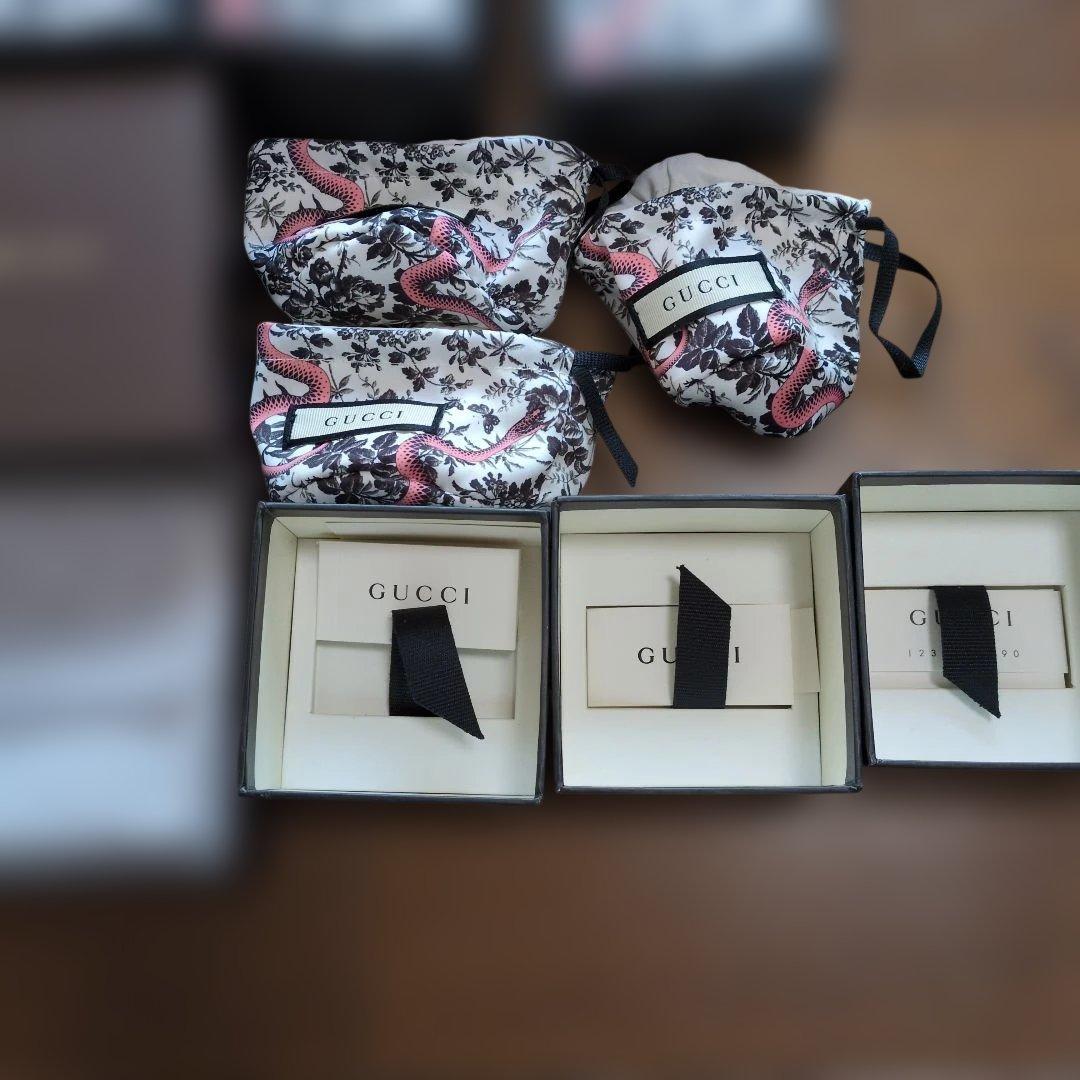 GUCCI　空箱　箱と巾着