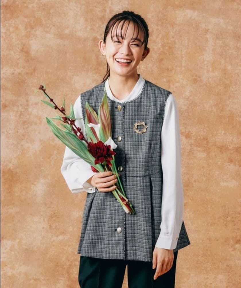 ま　【新品，タグ付き】グローバルワーク　ツイードペプラムジレ　Mサイズ