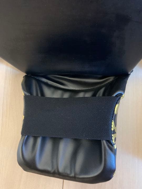 キックボクシング　レッグプロテクター　WINDY