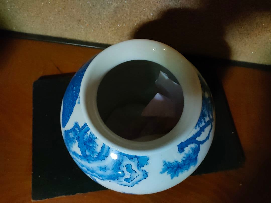 華山萬右衛門　松鷹文　花瓶　　 高さ33.5cm　有田焼(直接引取も可)