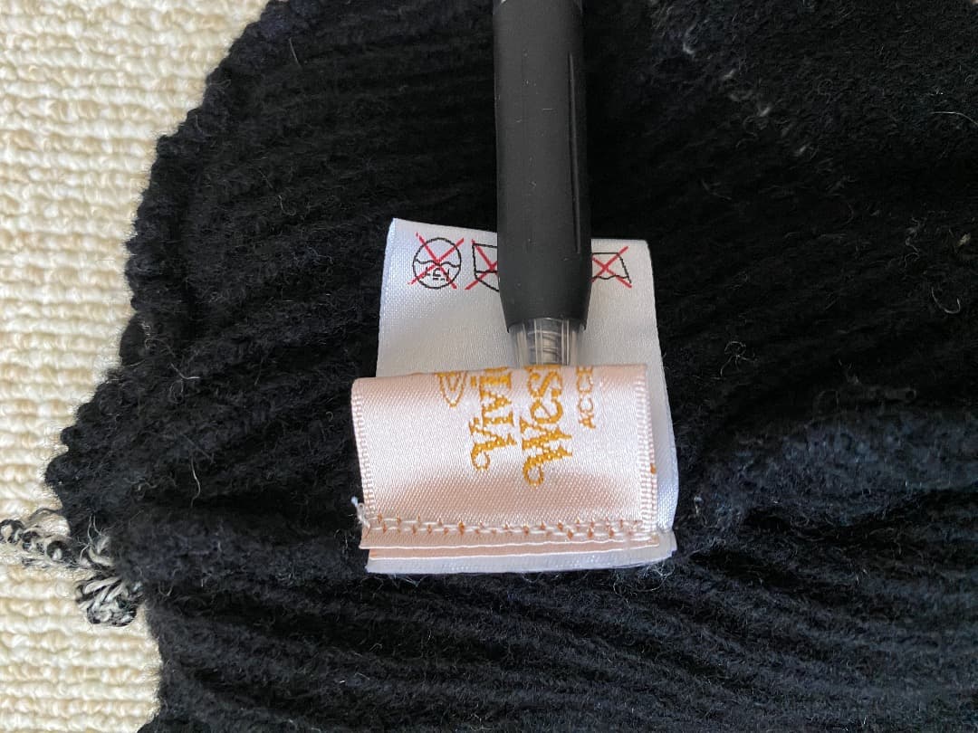 vivian westwood 耳当て付きニット帽　ブラック×ホワイト(グレー)