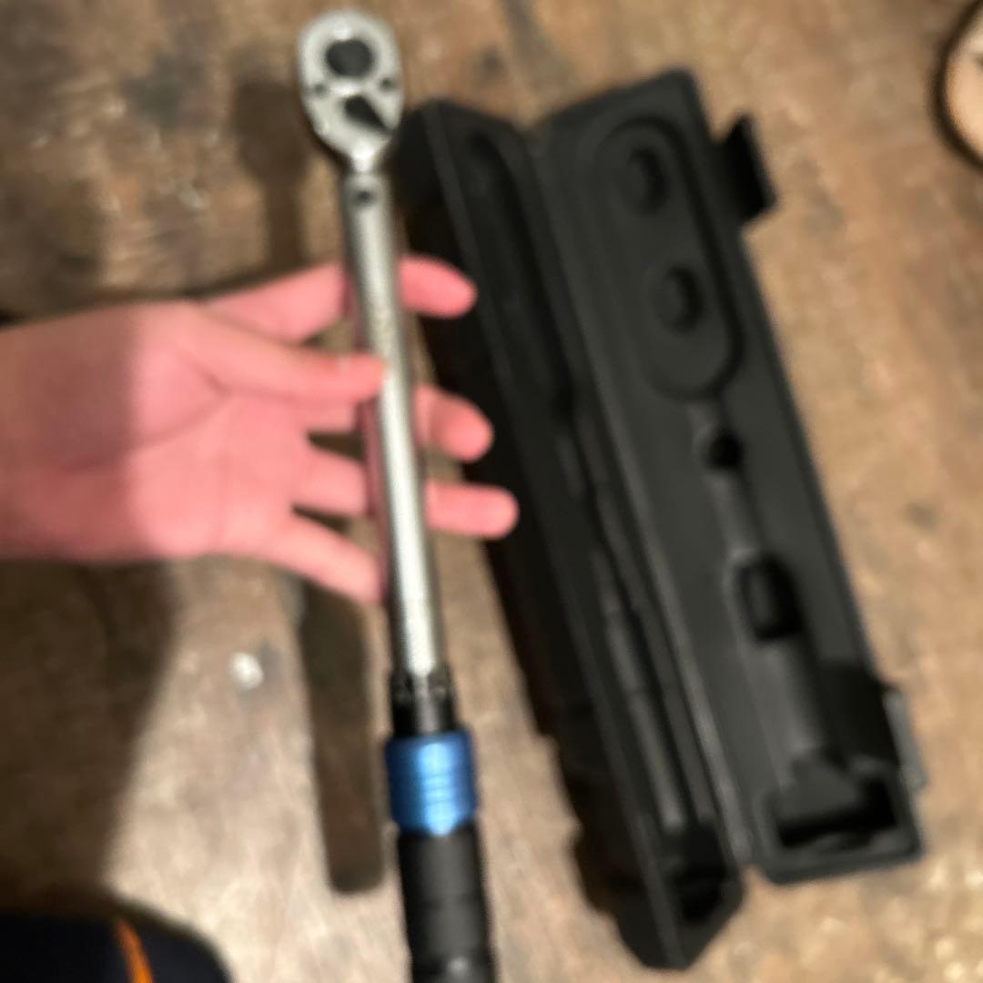 大阪府泉佐野で引き取りピストほぼ新品です。トルクレンチもつけます。即乗れる！