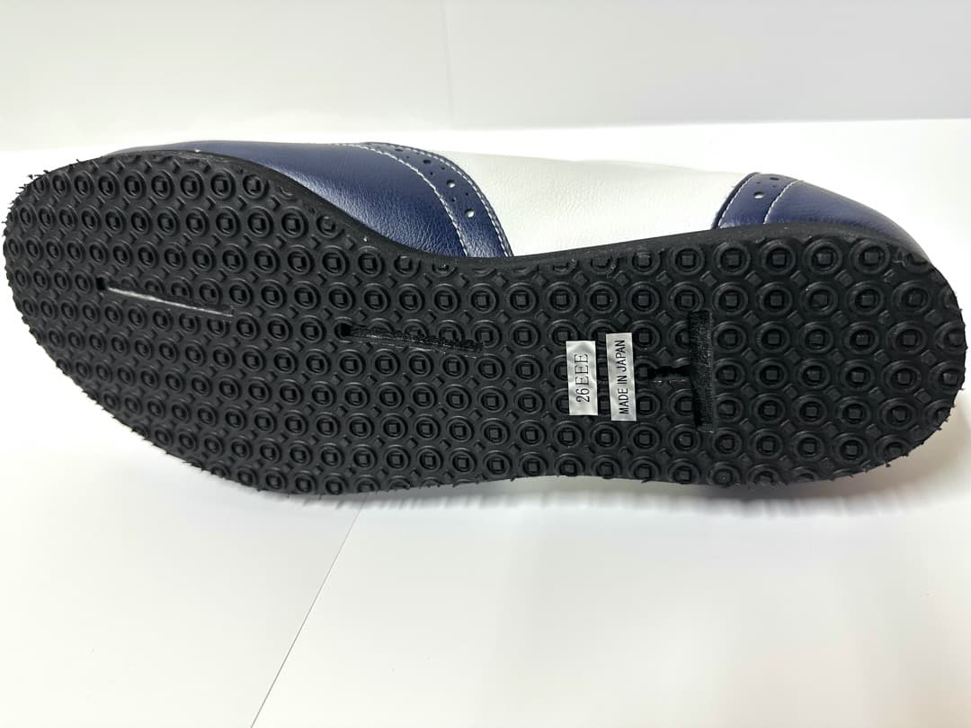 侍伊織プロデュースゴルフシューズ　新品　値下げしました