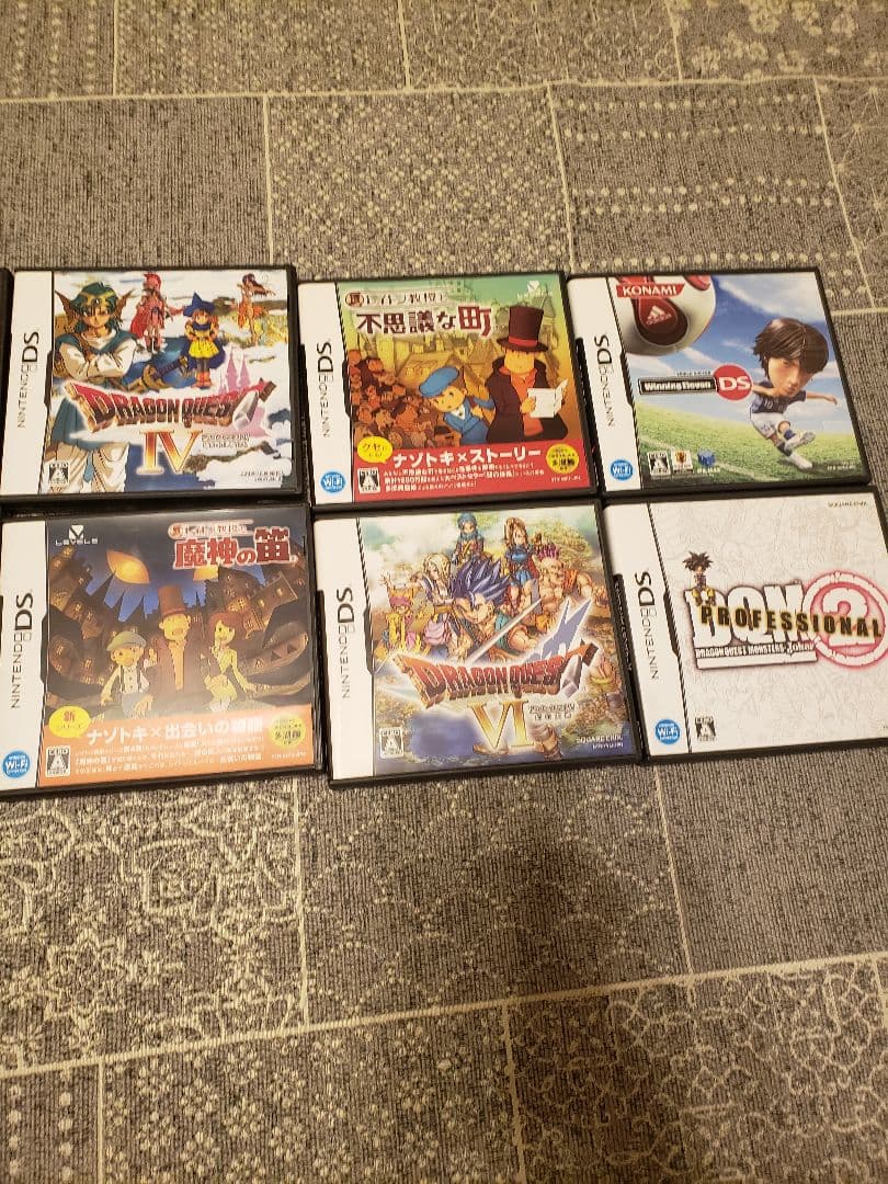 ニンテンドーDSi DSライトウイイレ限定品　ワンセグチューナー　ソフト10本