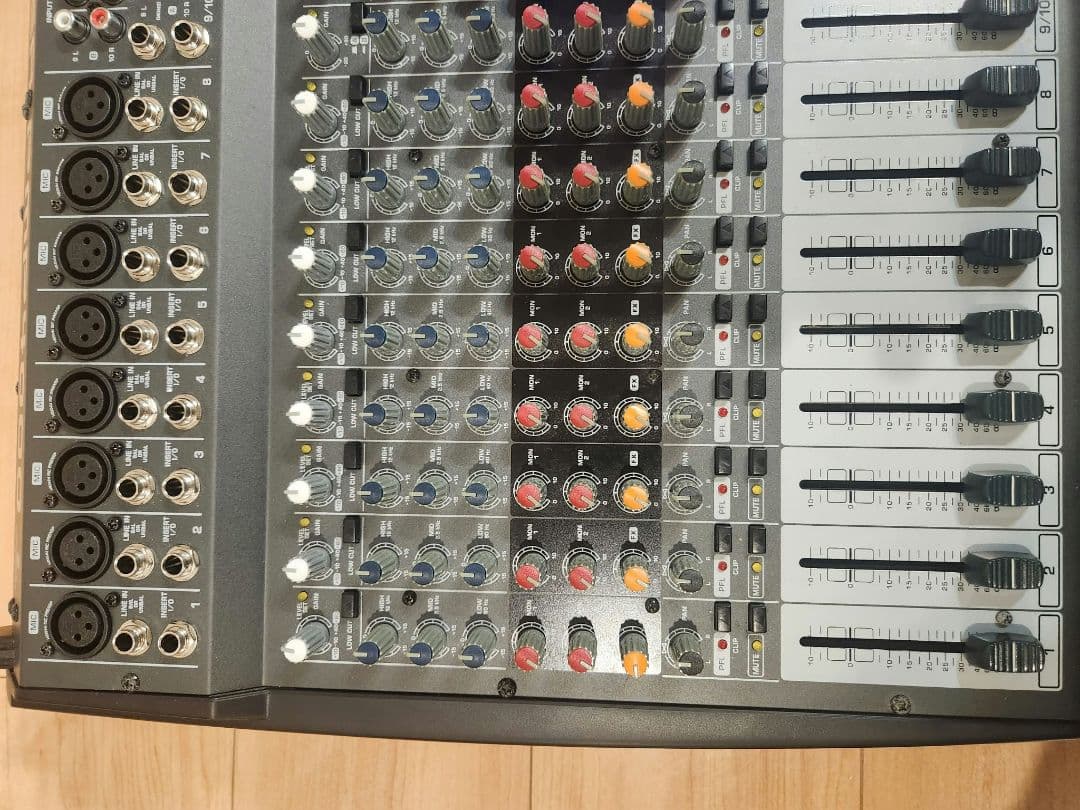 Behringer Europower Pmp4000 パワードミキサー