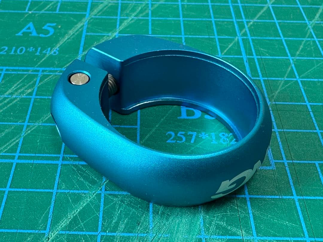 Chris King シートクランプ マットターコイズ 31.8