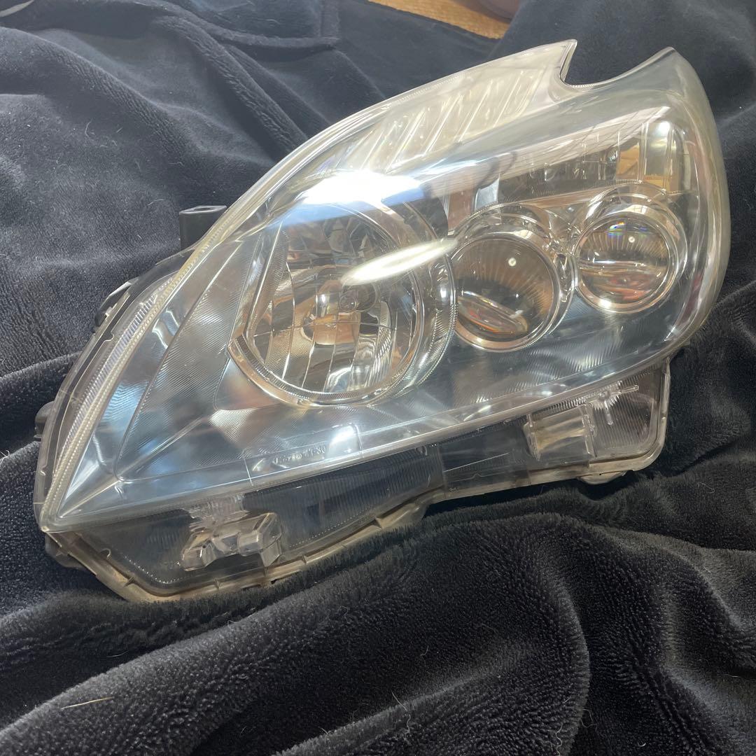 30 前期　プリウス LED ヘッドライト 左右セット コンピューター付き