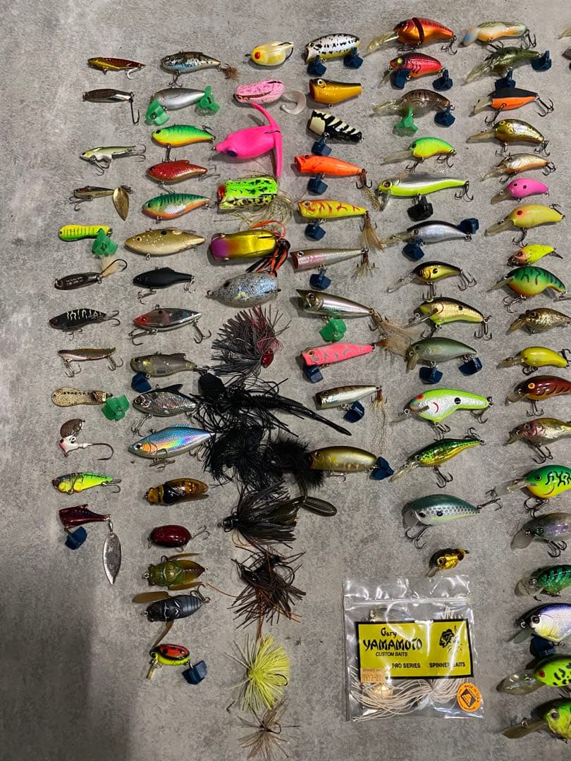 バス釣りルアーと収納ボックス引退セット
