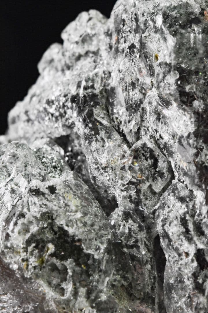 インドマニハール産 クローライトオン ブラックルチルクォーツ ポケットA