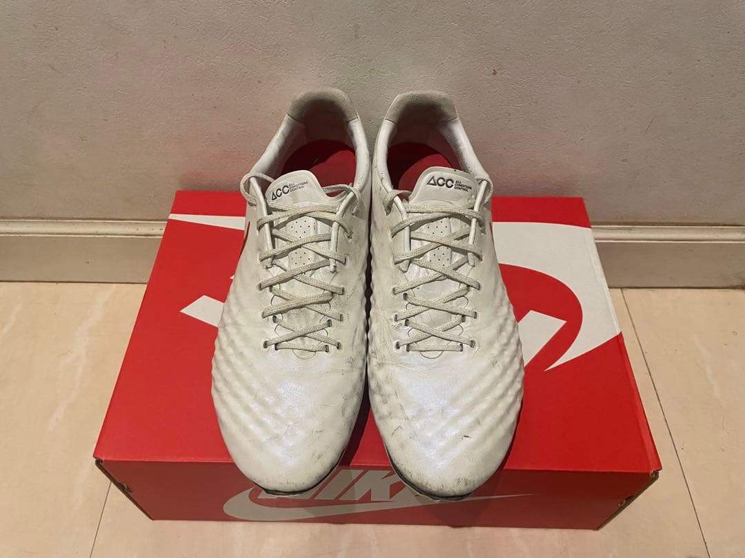 ナイキ マジスタ　オブラ 2 エリート (ホワイト×レッド)