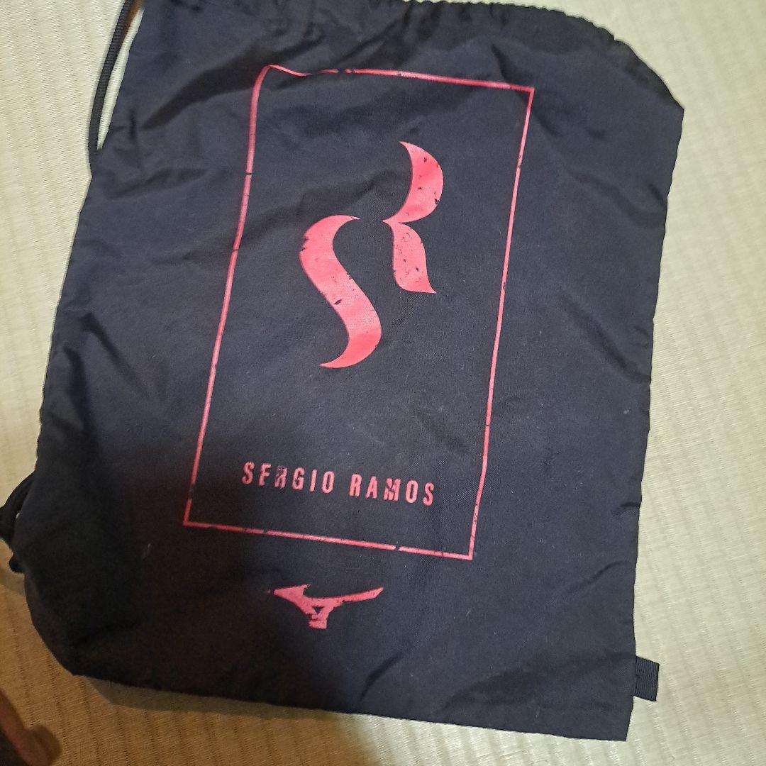 Mizuno Morelia Neo III サッカーシューズ