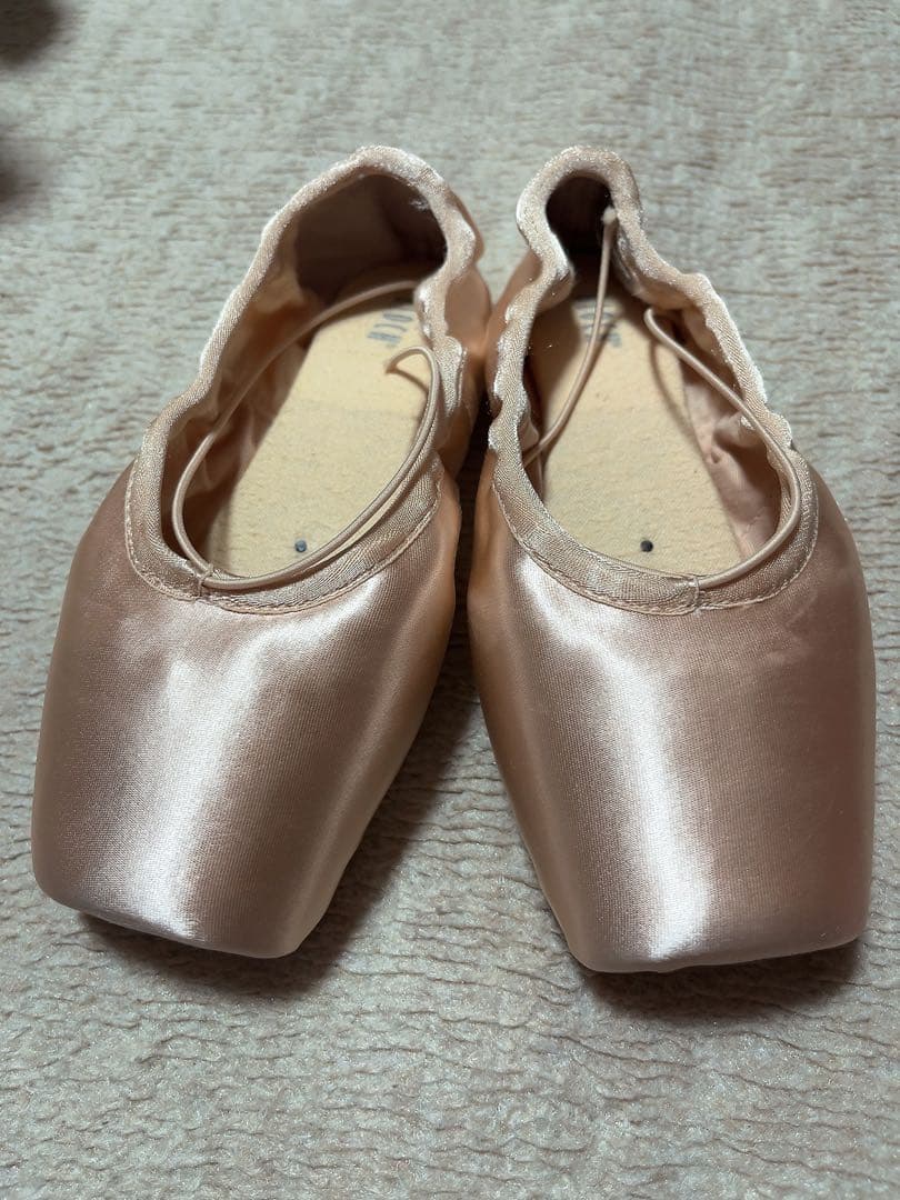 BLOCHエレガンスストレッチ4 XXX リボン・クッションつき