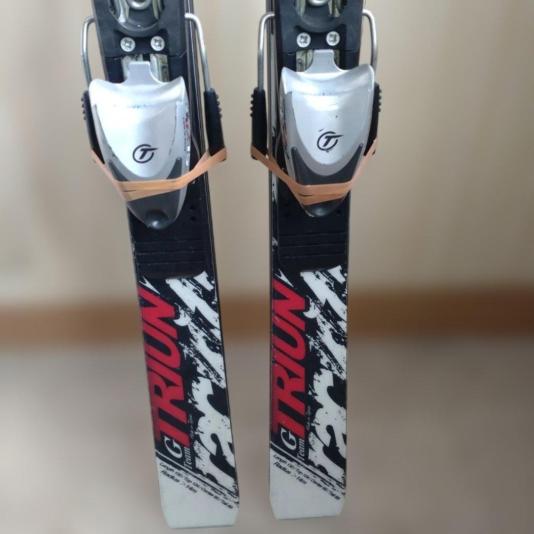 スキー板 白/赤 バインディング付き