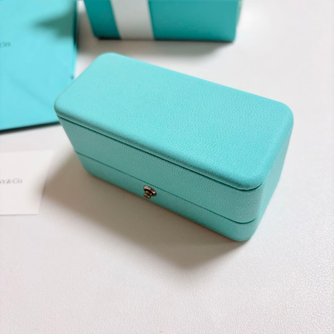 美品　ティファニー　ピアスケース　空箱　現行品　ブルーボックス