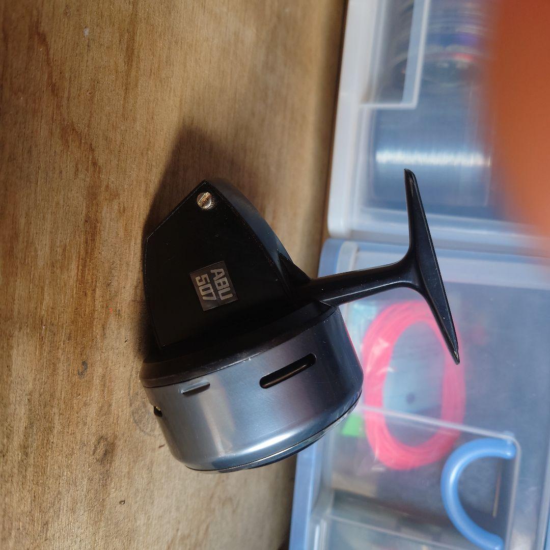 ABU 507 スピニングリール 黒/銀