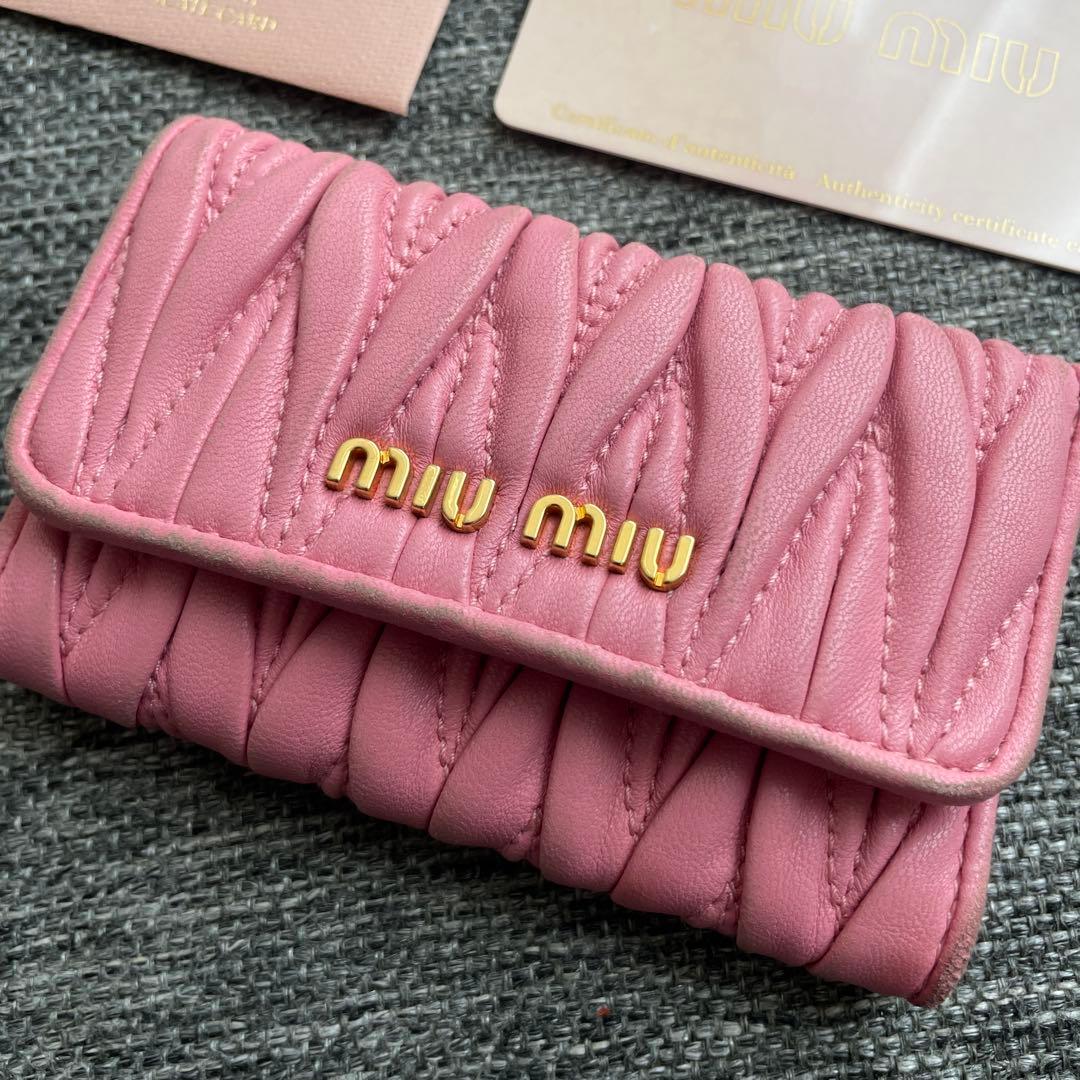 miu miu 三つ折り財布 ピンク
