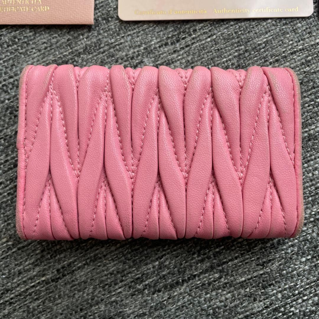 miu miu 三つ折り財布 ピンク