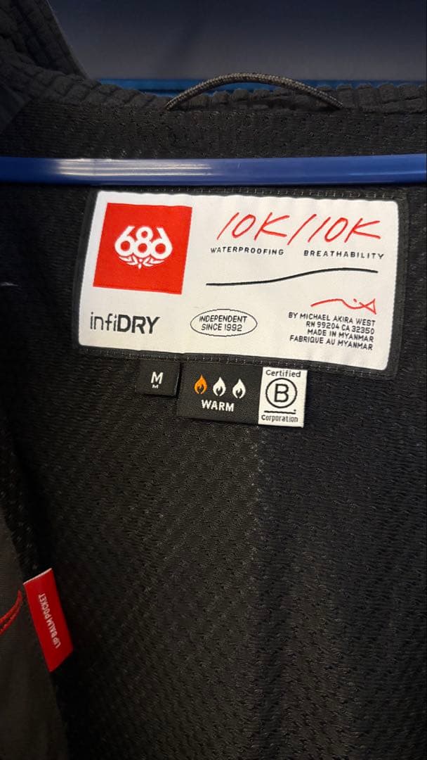 SIX スノーボードウェア上下　限定80着