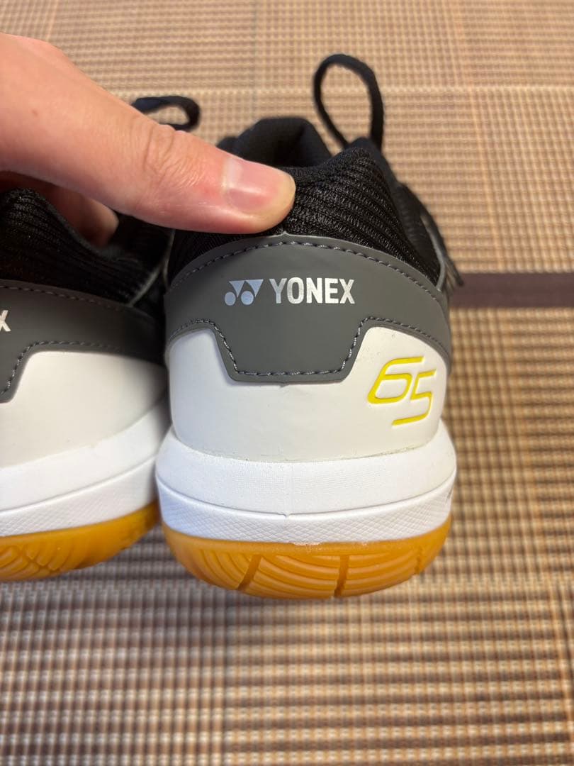 未使用YONEX バドミントンシューズ パワークッション65Z ブラック28cm