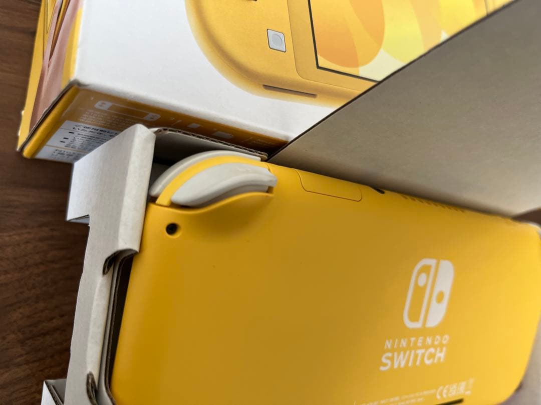 専用枠【美品】2024年式Nintendo Switch Lite 本体+あつ森
