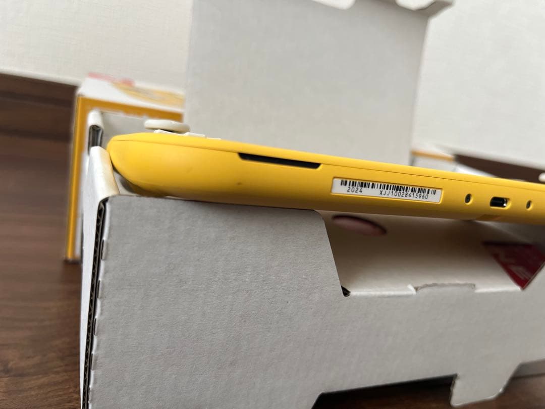 専用枠【美品】2024年式Nintendo Switch Lite 本体+あつ森