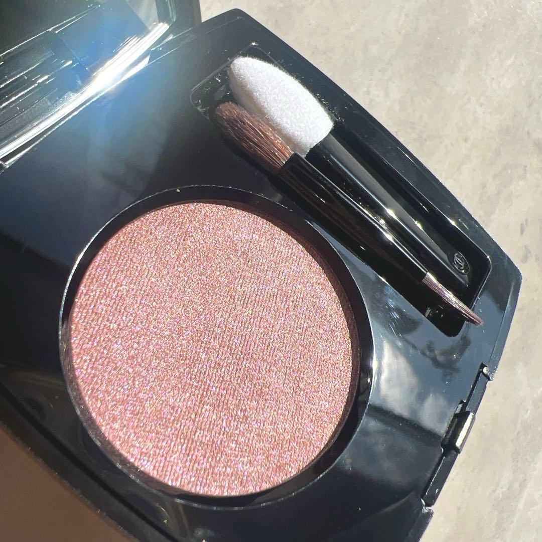 シャネル　CHANEL 新品限定　オンブル エサンシエル 267 ブラン ローズ