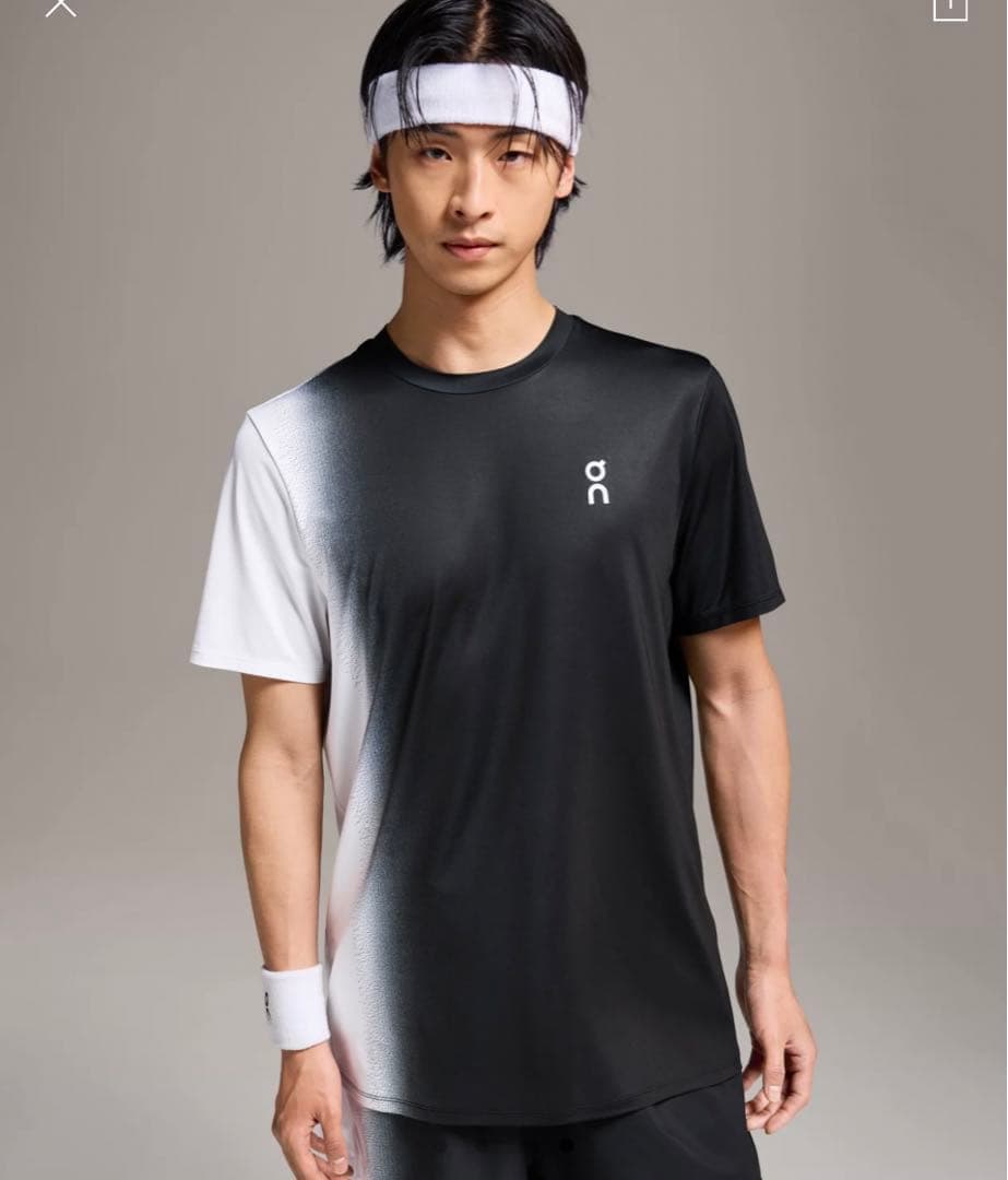 On テニス　Tシャツ　US Mサイズ ブラック×ホワイト　売切