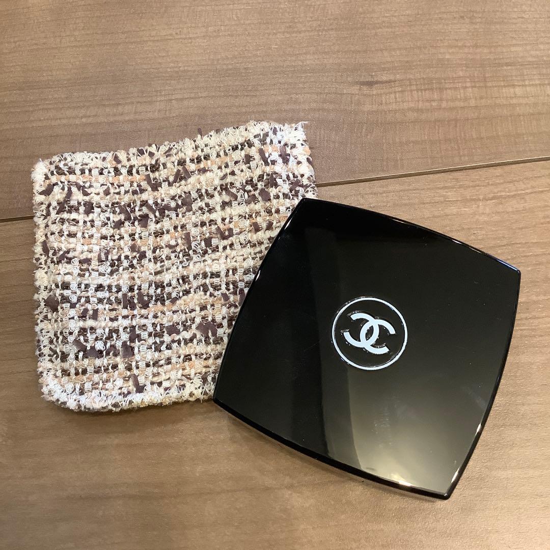 【CHANEL】アイシャドウ　04ツイード　ブランエローズ　レキャトル　オンブル