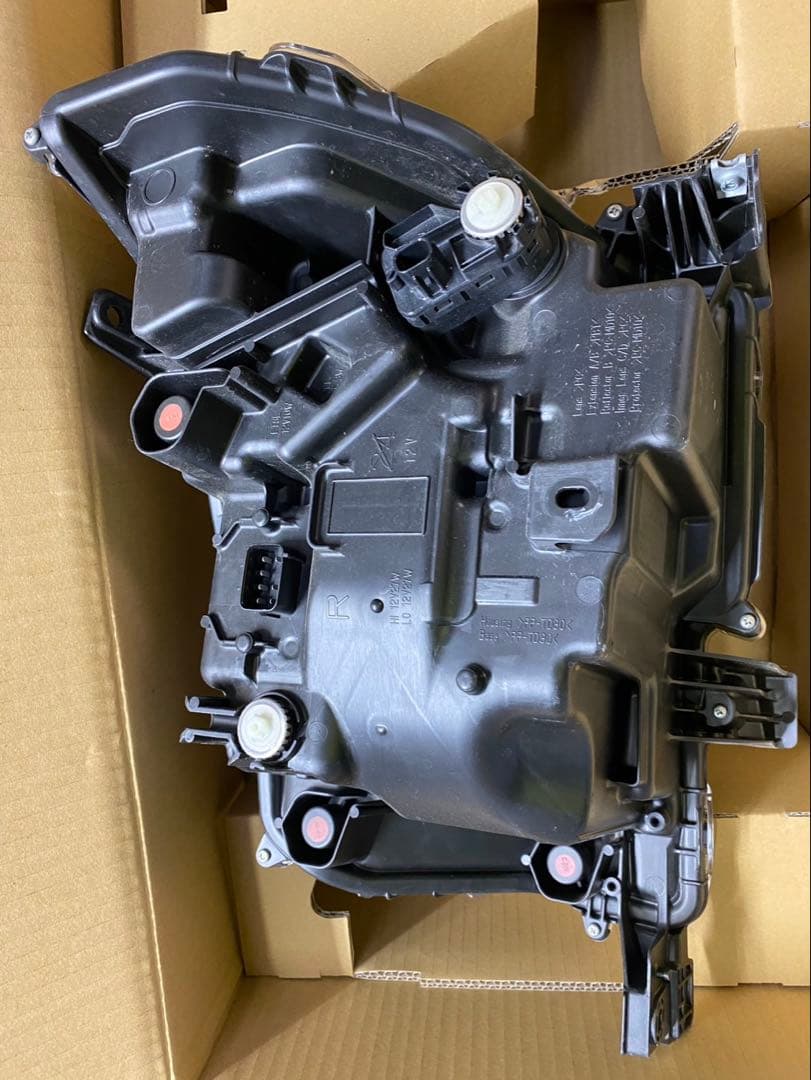 現行タント　LA650S 右　ヘッドライト　美品