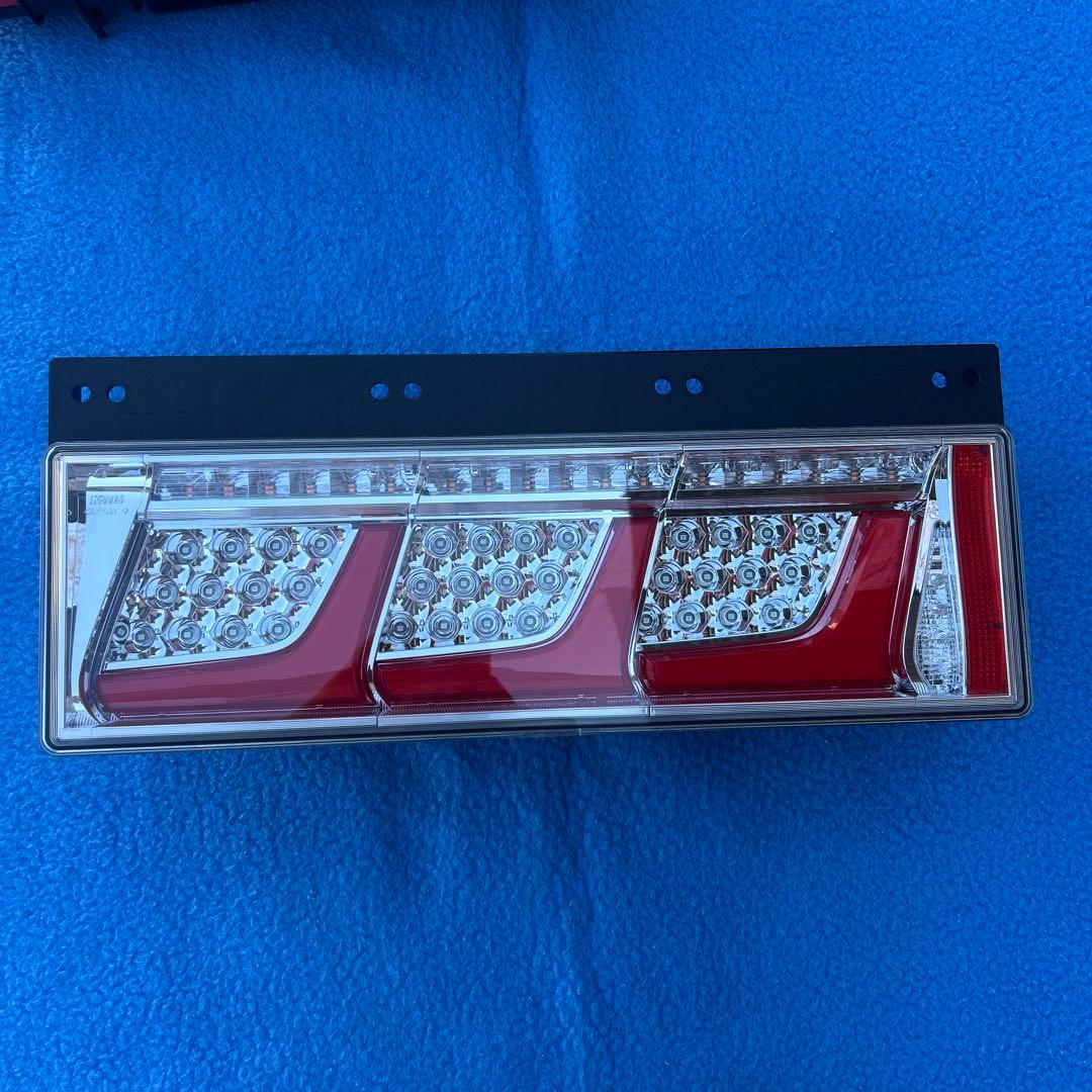 ② 小糸LEDテールランプ 左右セット　新車外し 25W ノーマルターン