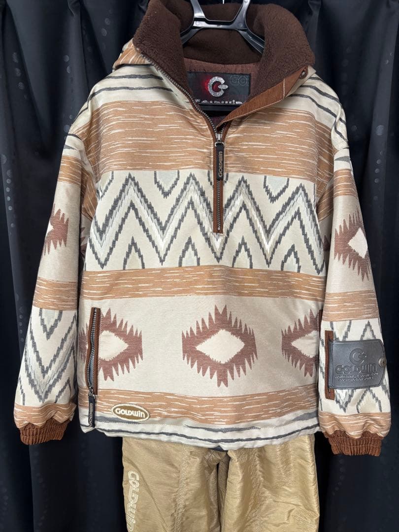 超お買い得！ご相談下さい！ゴールドウィン　スキーウェアメンズ　上下グローブ付！