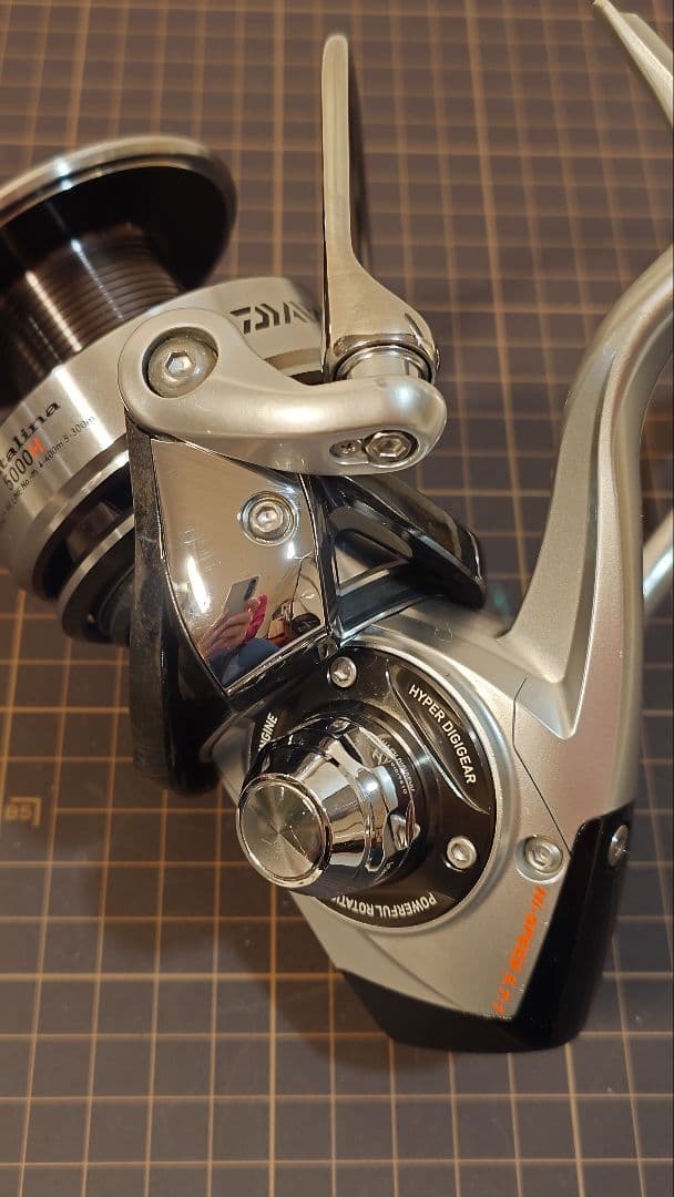DAIWA スピニングリール キャタリナ5000H 収納ケース付き