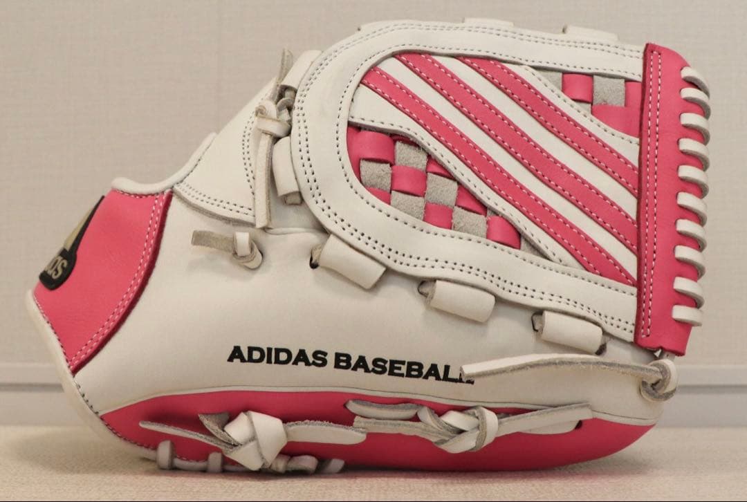 【極美品】アディダス 野球グローブ adiPRENE ピンク×ホワイト 右投げ用