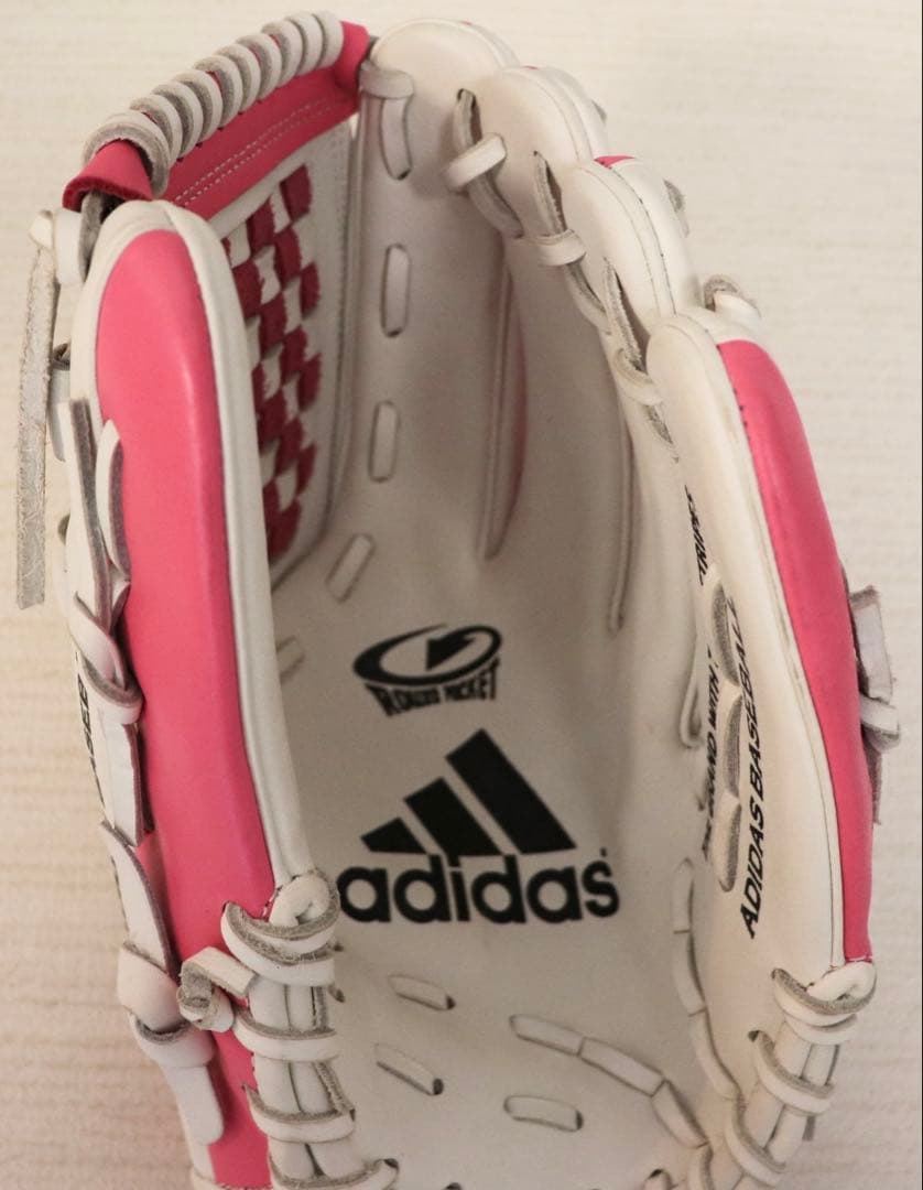 【極美品】アディダス 野球グローブ adiPRENE ピンク×ホワイト 右投げ用